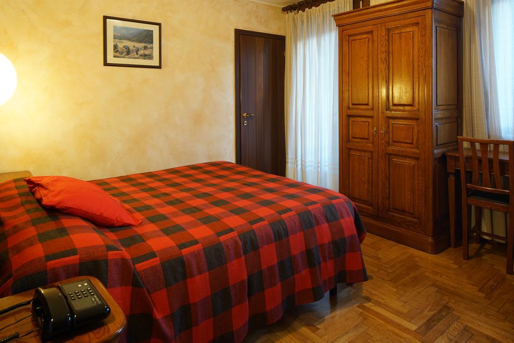 Hotel Al Caminetto Valtournenche Exterior photo